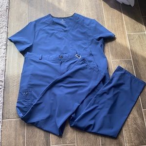 Infinity by Cherokee men’s XL scrub set